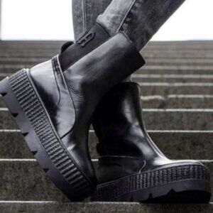 Rihanna FENTY PUMA Chelsea Shoe Boots Size 6 Black Pull on Biker Moto Booties